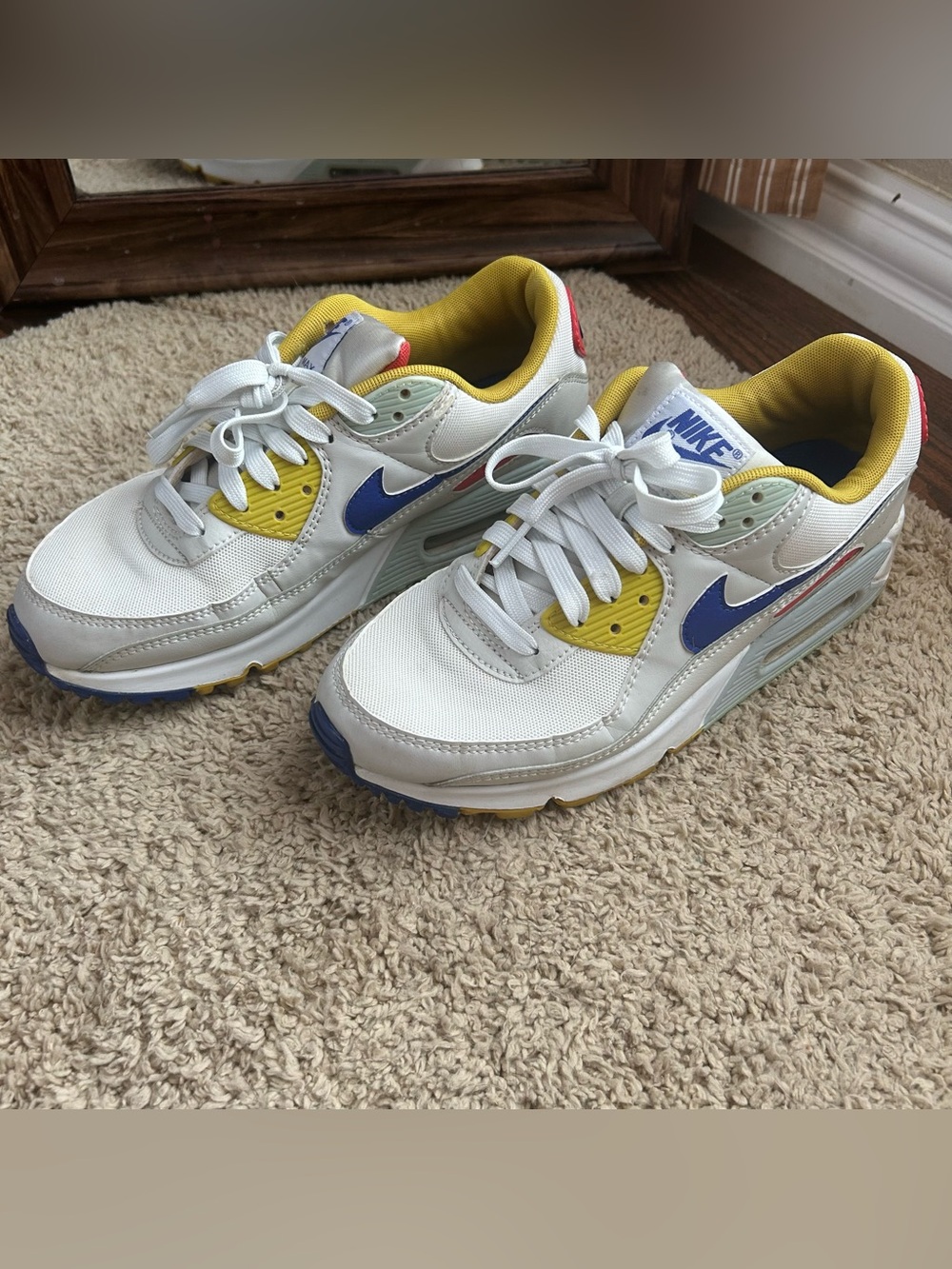 NIKE AIR MAX 90 Pistachio Frost Women Running Gym Shoe size 9